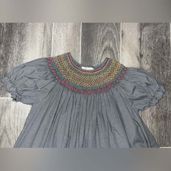 Smocked dress 5T EUC - Picture 2 of 4